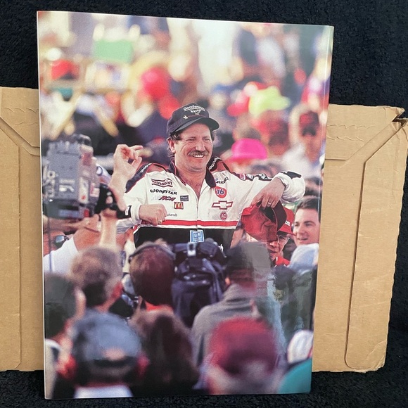 Vintage 1998 Dale Earnhardt Determined Book New never used - Picture 3 of 4